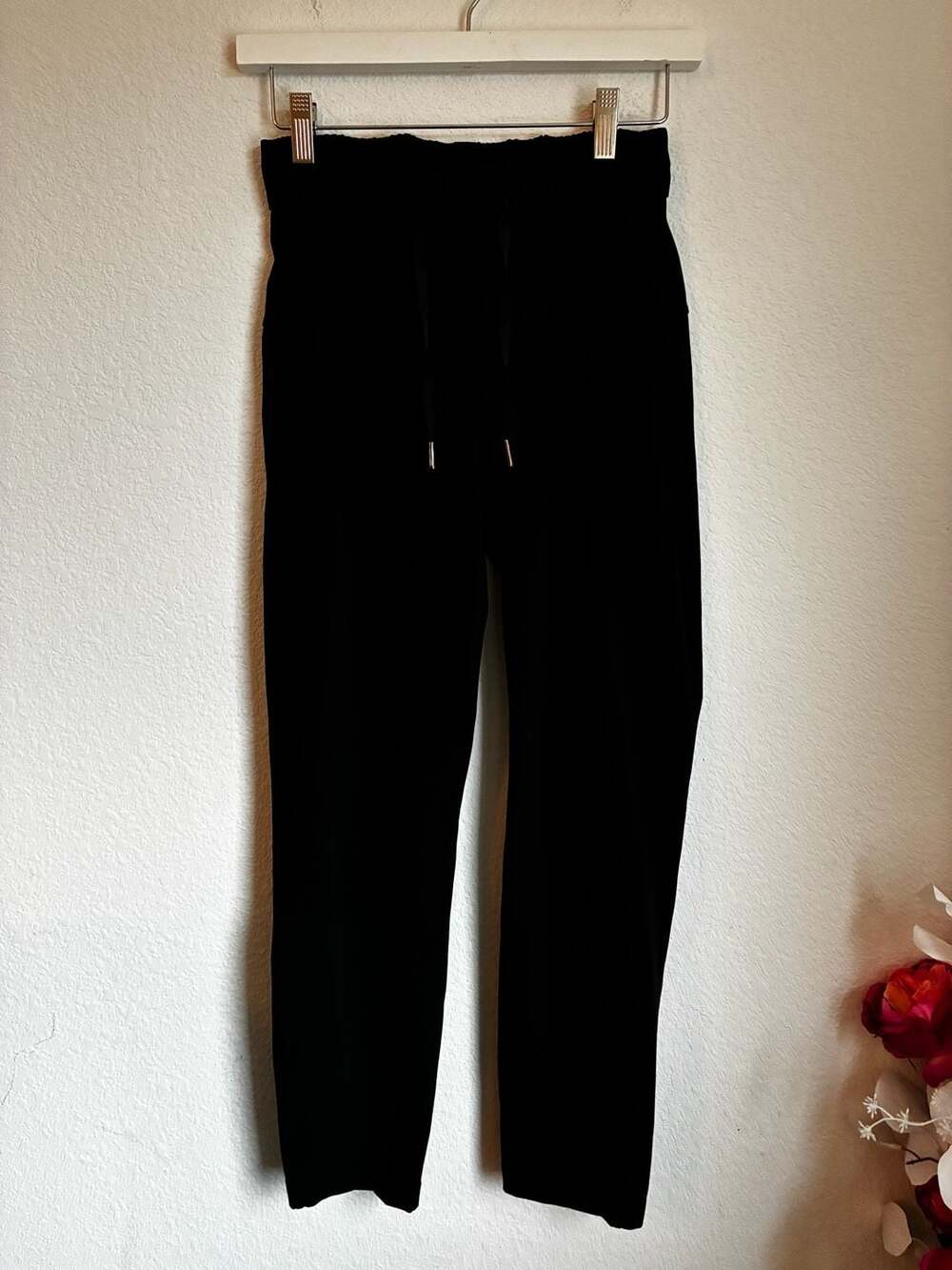 Lululemon On the fly pant in black size 2